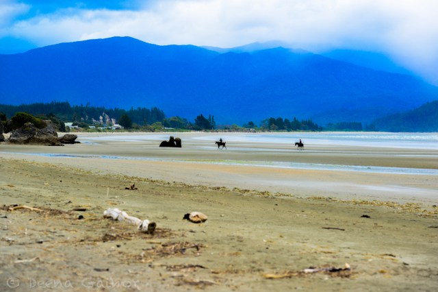 The road views leading to the foot of the mountain
